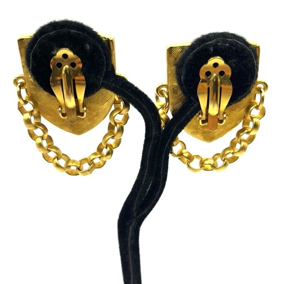 Gold and Red Shield Earrings with Chain Clip on Earrings  Vintage 80’-90’s - Picture 4 of 12